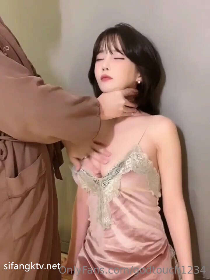 #国产 极品女神上海何珊珊与富二代男友啪啪流出